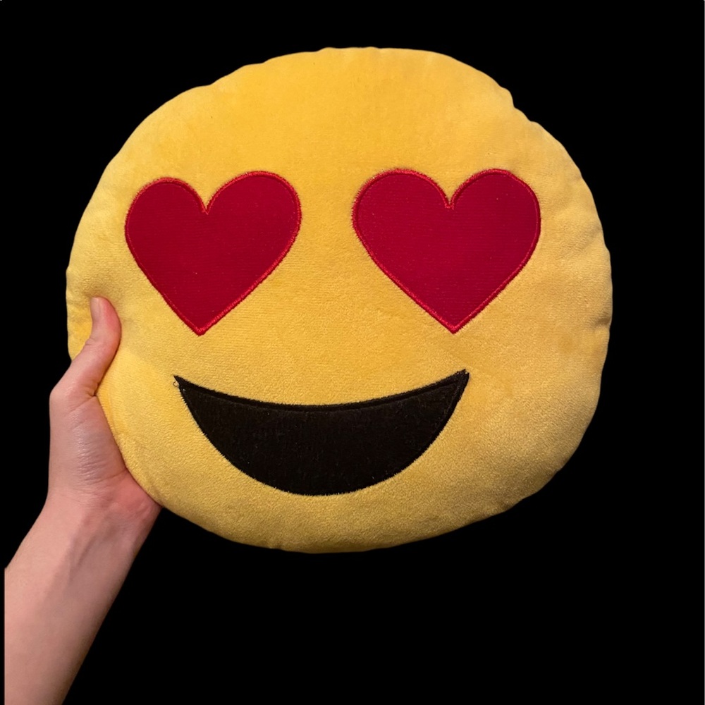 Heart Eyes😍 emoji pillow
